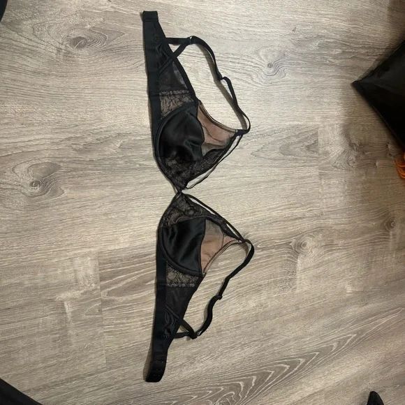 Victoria's Secret Black Floral Mesh Bra 34F - Picture 8 of 9